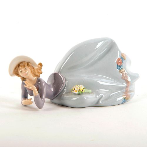 PRETTY POSE 1005589 - LLADRO