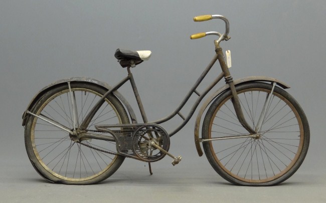 Prewar Hartford female balloon