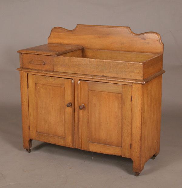 Primitive mixed woods dry sink;