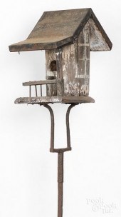 PRIMITIVE PAINTED BIRDHOUSEPri