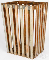 PRIMITIVE PAINTED PICKET FENCE