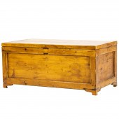 PRIMITIVE PINE CHEST Primitive