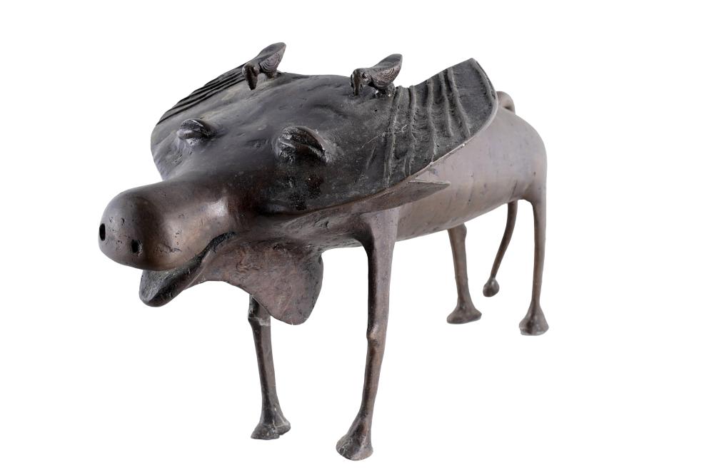 PRIMITIVE STYLE BRONZE ANIMAL