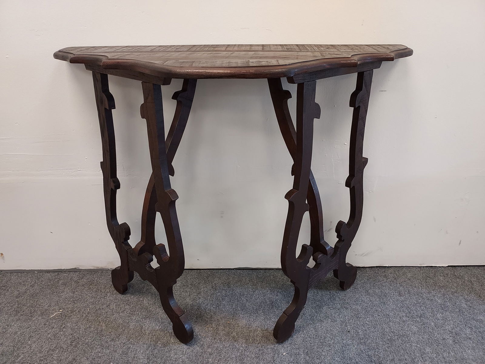 PRIMITIVE STYLE ITALIAN CARVED