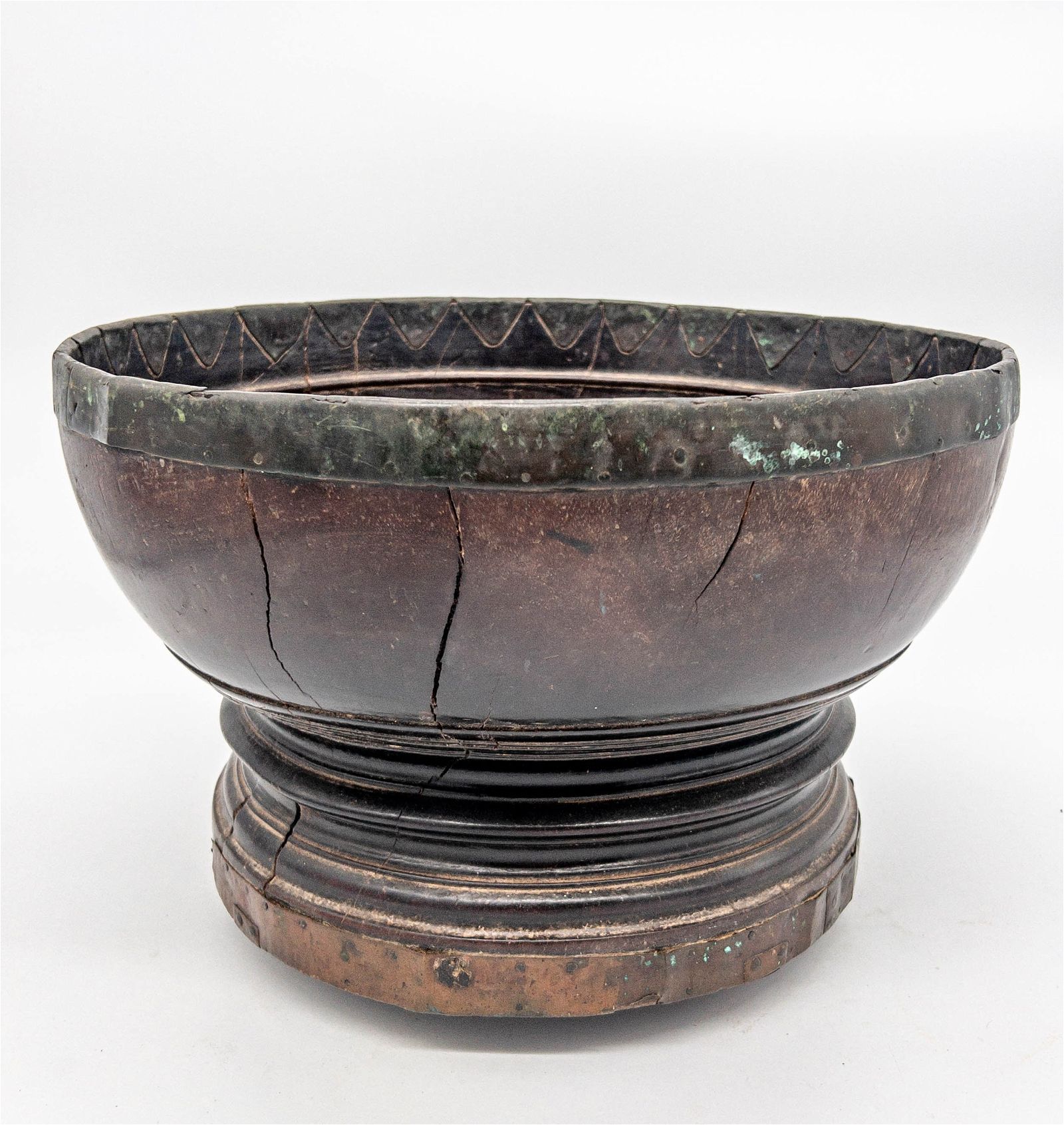 PRIMITIVE WOOD TREE STUMP BOWL WITH