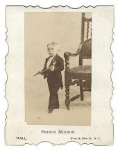 PRINCE MIGNON SIDESHOW CABINET
