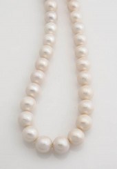 PRINCESS LENGTH 18-KARAT YELLO