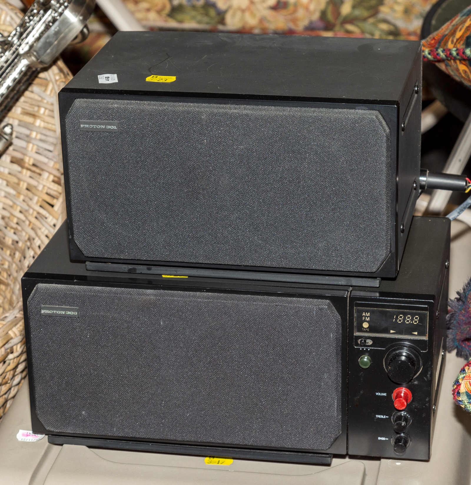 PROTON 300 & 301 AM/FM SPEAKER .