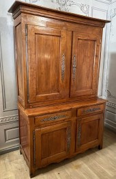 PROVINCIAL FRENCH FRUITWOOD BU