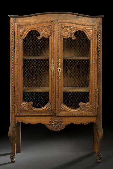 Provincial Louis XV-Style Pine