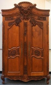 PROVINCIAL STYLE CARVED FRUITW