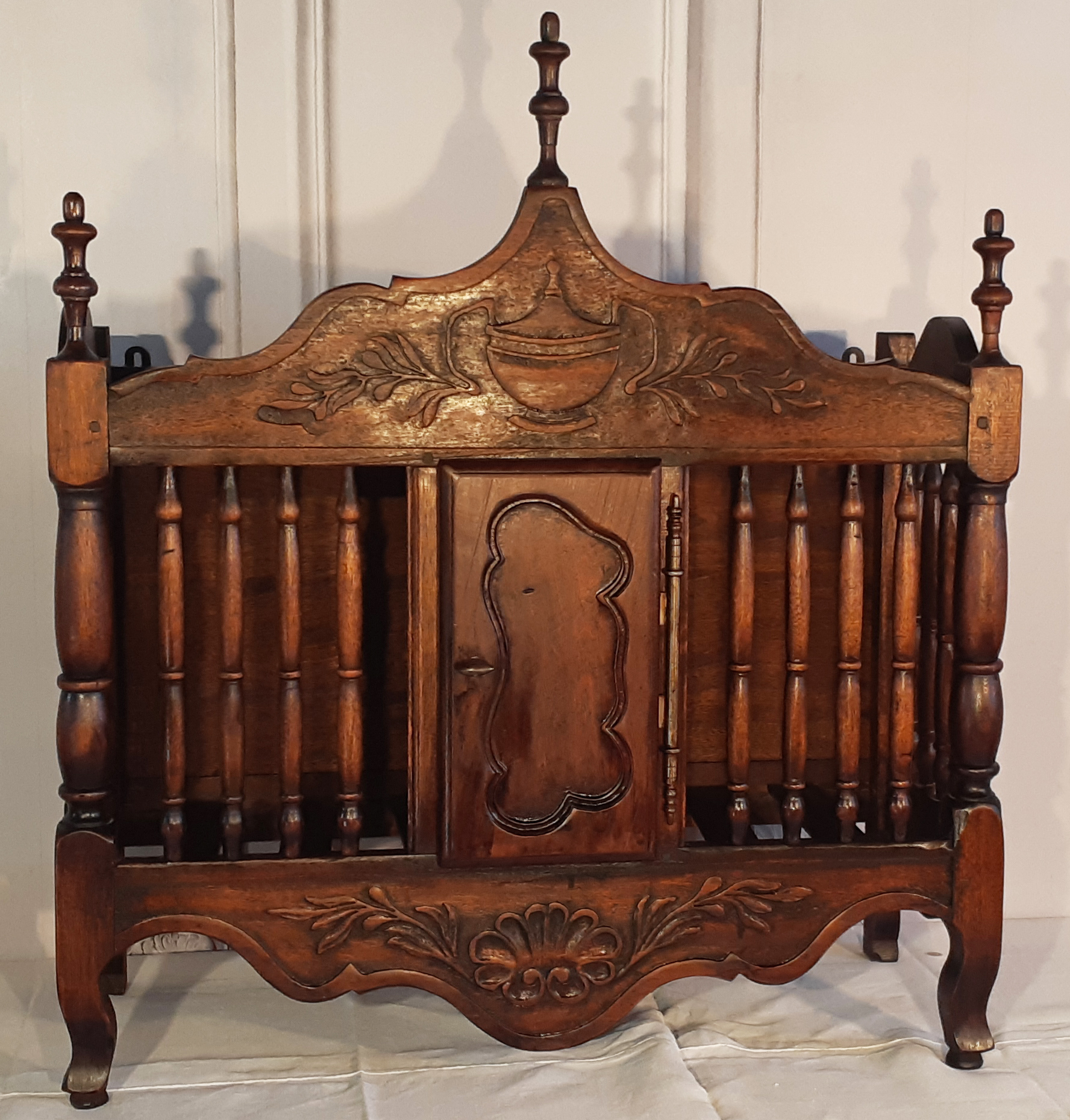 PROVINCIAL WALNUT PEG CONSTRUCTED