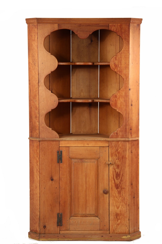 PUMPKIN PINE CORNER CABINET -