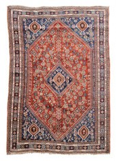 Qashqai Rug serrated central d
