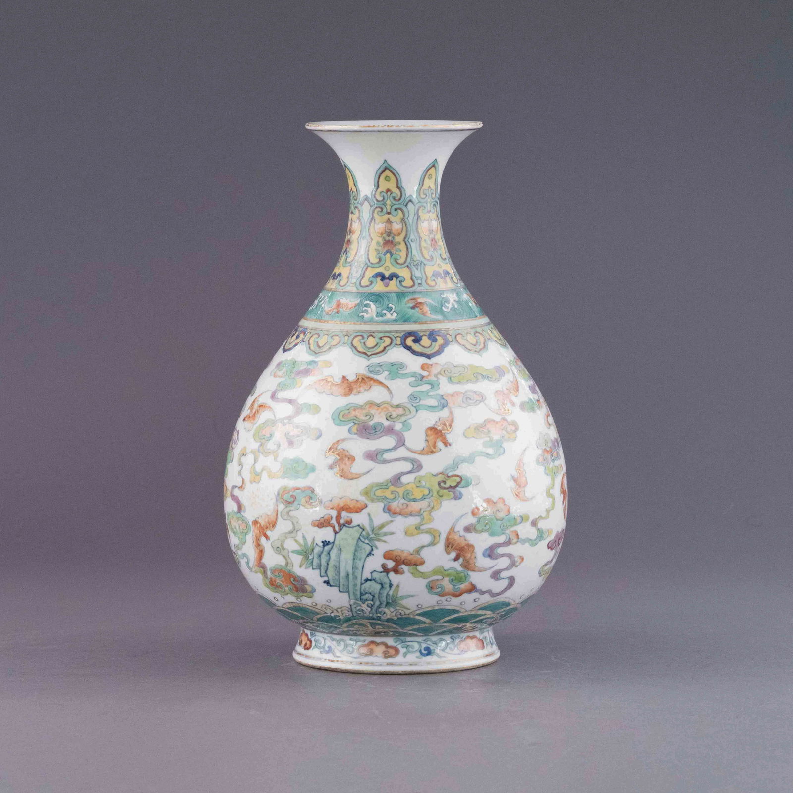 QIANLONG FAMILLE ROSE FU BAT &