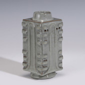 QING CONG PORCELAIN VASE<br>Di