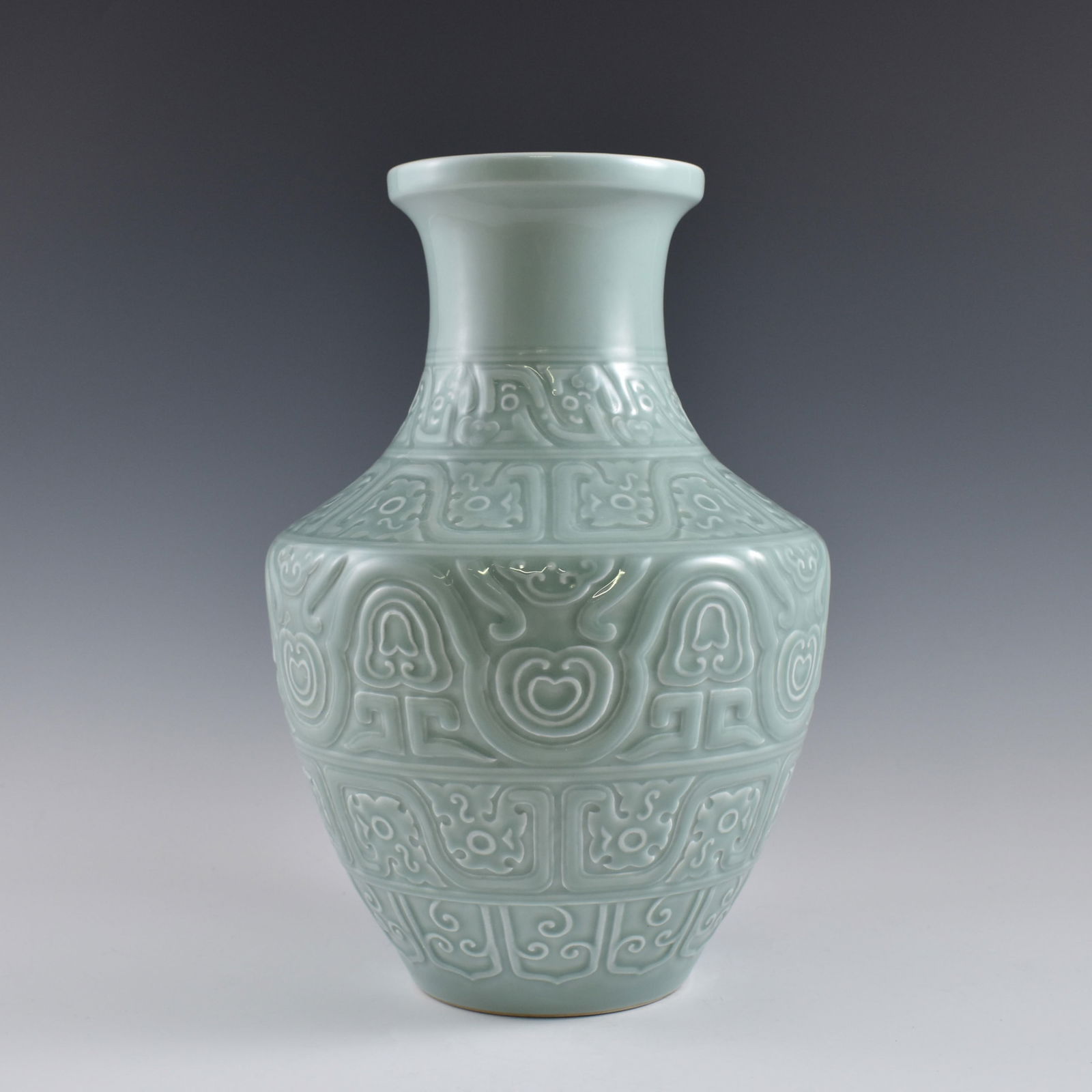 QING DOUQING GLAZE SGRAFITTO ZUN