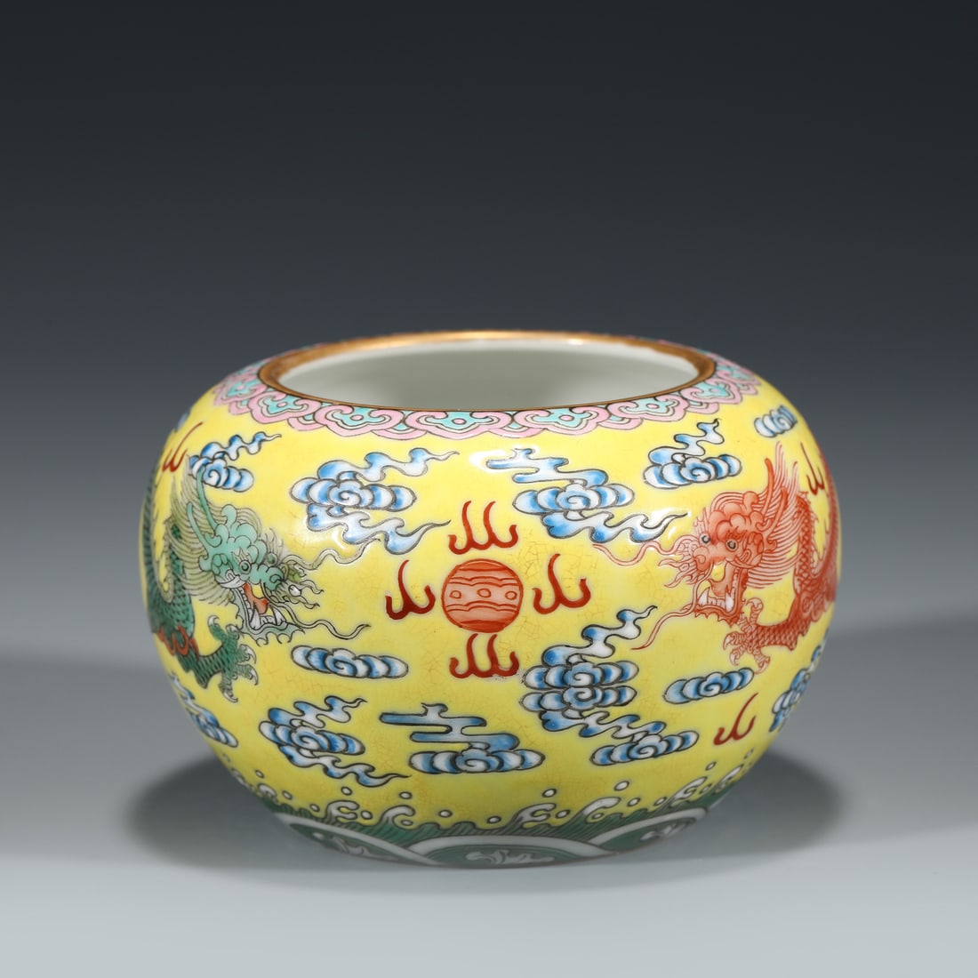 QING FAMILLE ROSE BRUSH