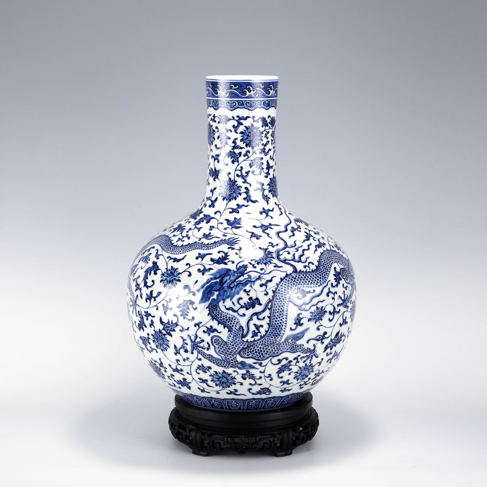 QING QIANLONG BLUE & WHITE CELESTIA