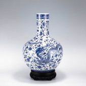 QING QIANLONG BLUE & WHITE CEL