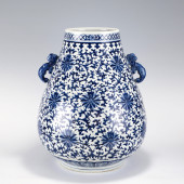 QING QIANLONG BLUE & WHITE DOU