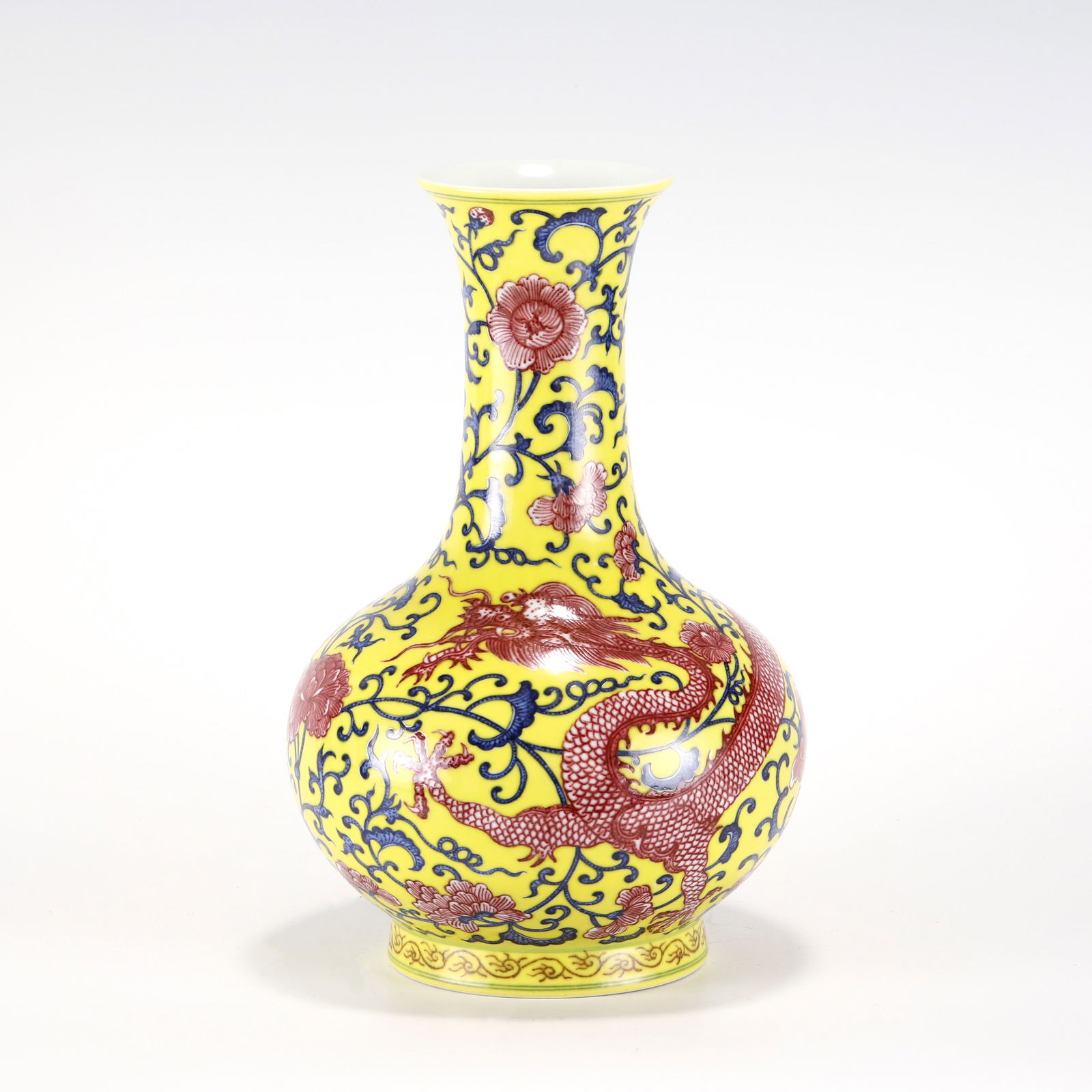 QING QIANLONG BLUE & WHITE ALUM RED