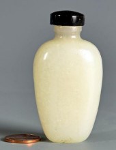 QING WHITE JADE SNUFF BOTTLEHe