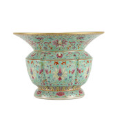 QING YONGZHENG FAMILLE ROSE VA