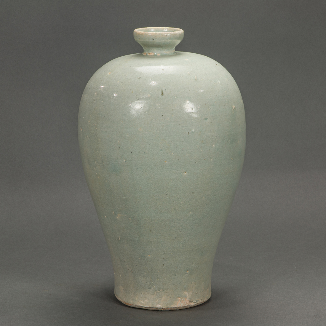 QINGBAI TYPE GLAZED MEIPING VASE
