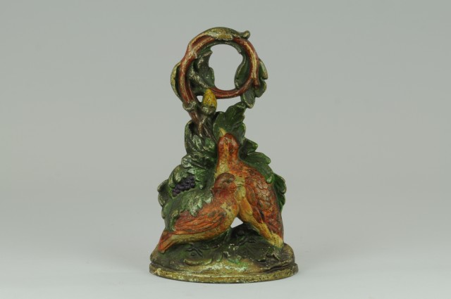 QUAIL WITH GRAPEVINE DOORSTOP