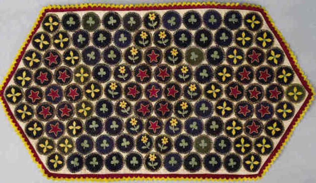 QUEBEC PENNY RUGA penny rug