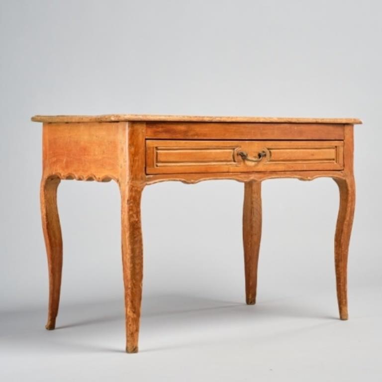 QUÉBEC PINE TABLEA small pine table