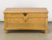 QUEBEC V CHEST, EARLY 19TH CEN