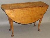 QUEEN ANN DROPLEAF TABLEca. 17
