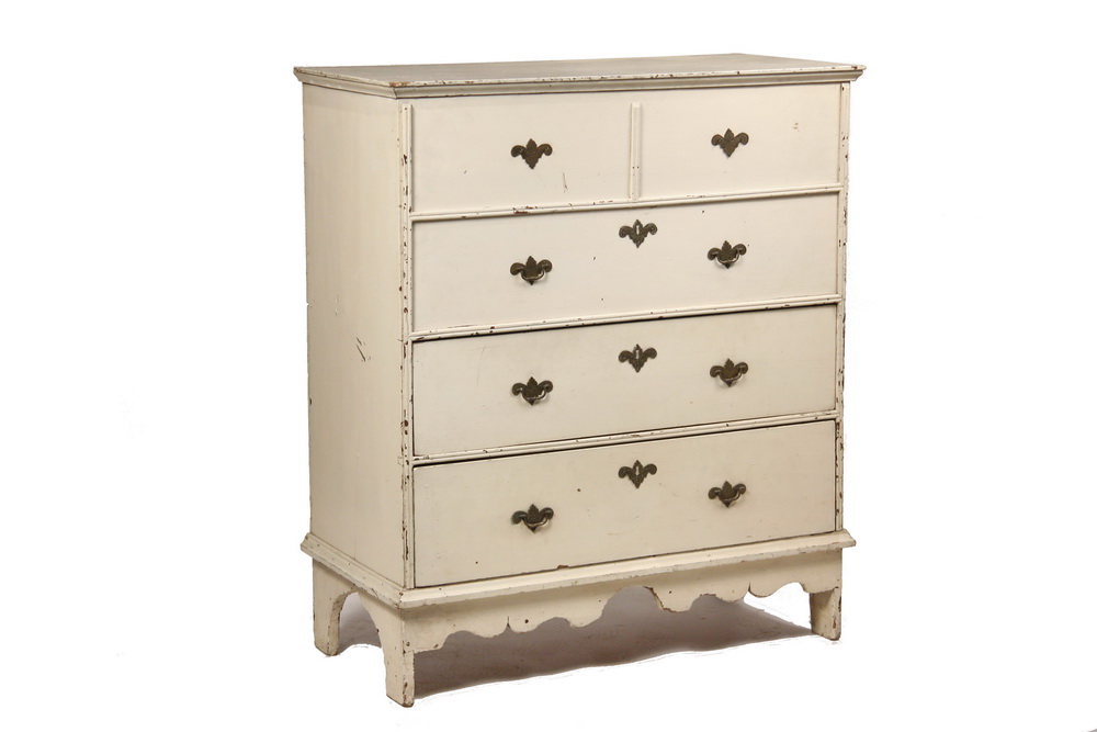 QUEEN ANNE BLANKET CHEST - Period
