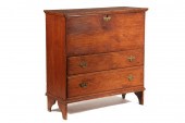 QUEEN ANNE BLANKET CHEST - Que