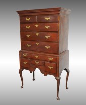 QUEEN ANNE CHEST ON STAND: Que