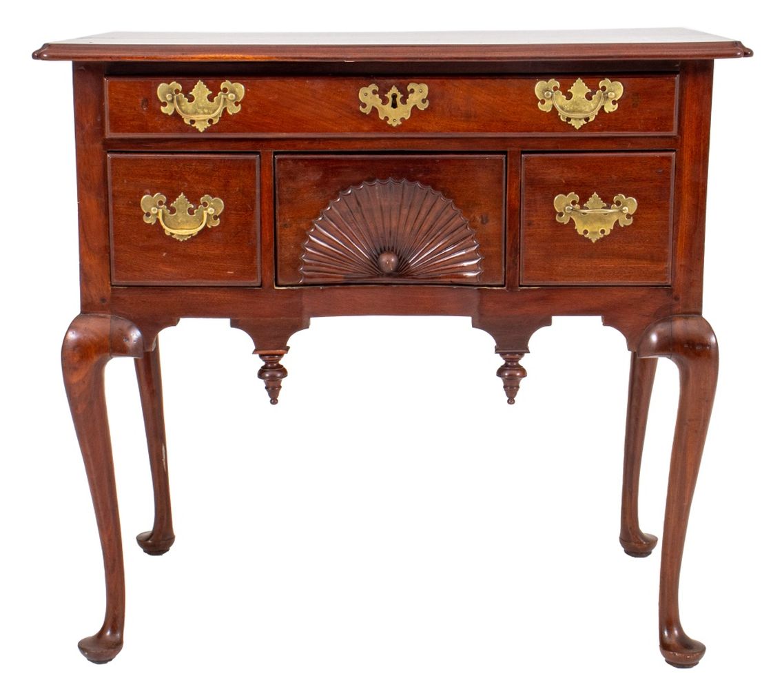 QUEEN ANNE DRESSING TABLE OR