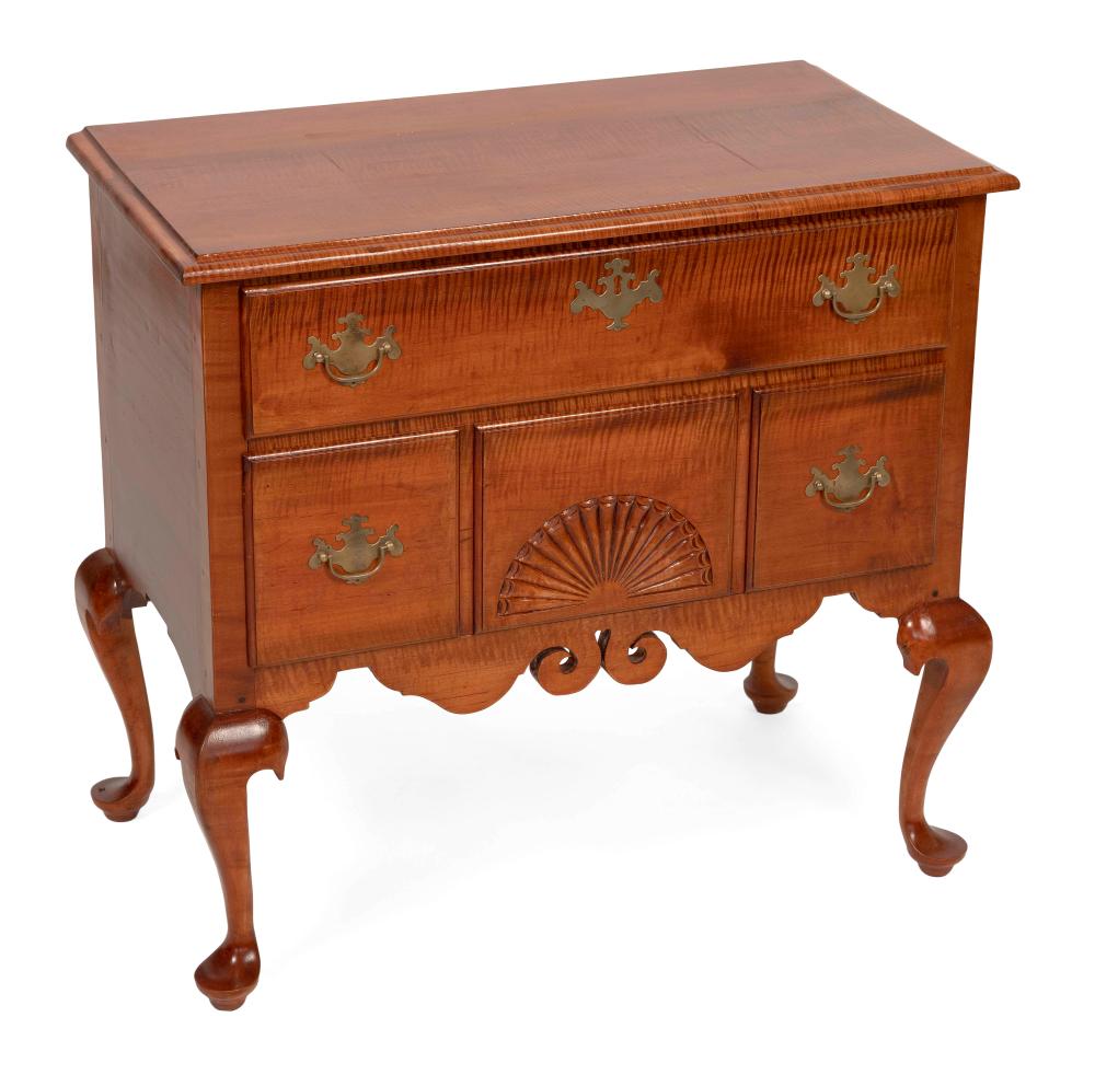 QUEEN ANNE DUNLAP-STYLE LOWBOY 20TH