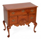 QUEEN ANNE DUNLAP-STYLE LOWBOY