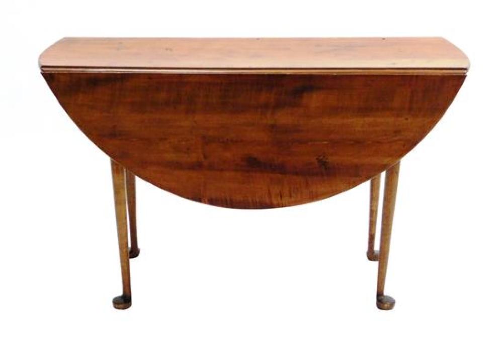 QUEEN ANNE FORM DROPLEAF TABLE WITH