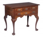 QUEEN ANNE LOWBOY 18th c. Quee