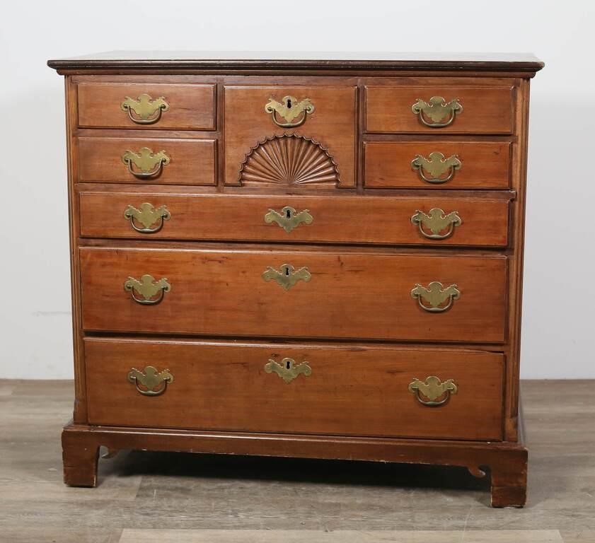 QUEEN ANNE MAHOGANY CHEST OF