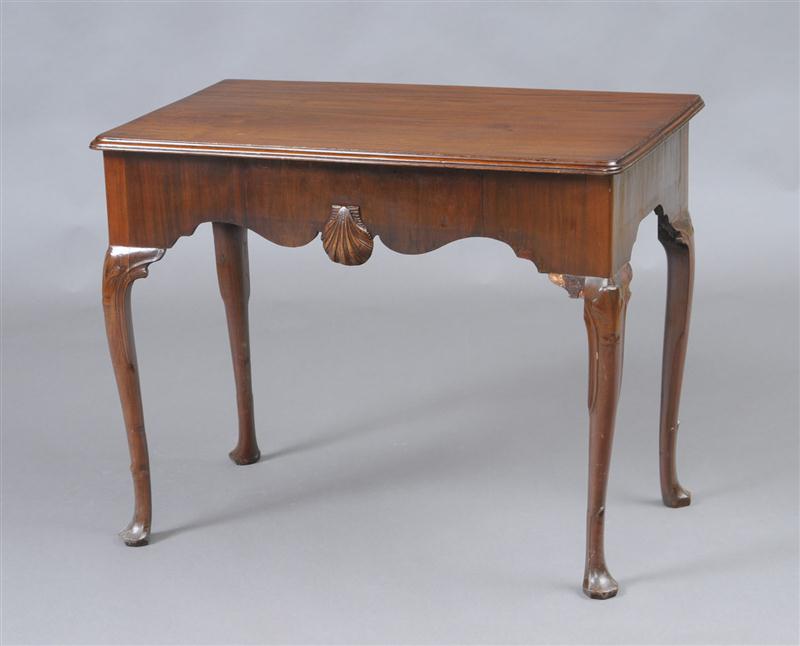 QUEEN ANNE MAHOGANY SIDE TABLE