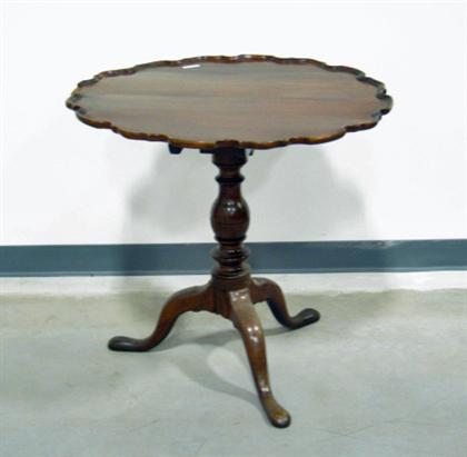 Queen Anne mahogany tilt top tea