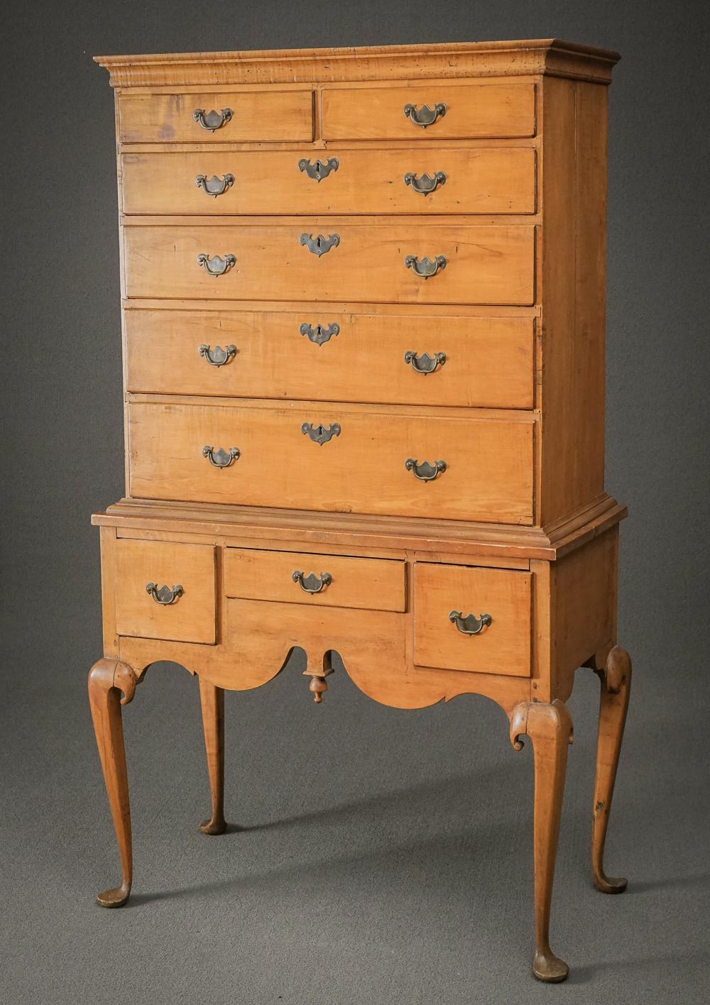 QUEEN ANNE MAPLE FLAT-TOP
