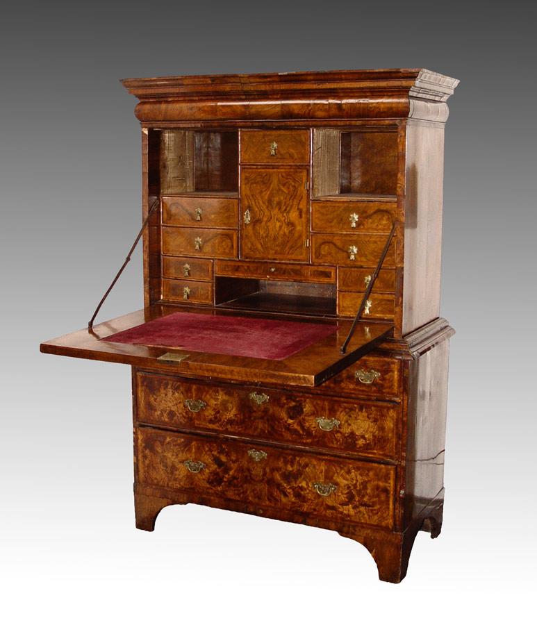 QUEEN ANNE PERIOD WALNUT AND OYSTER