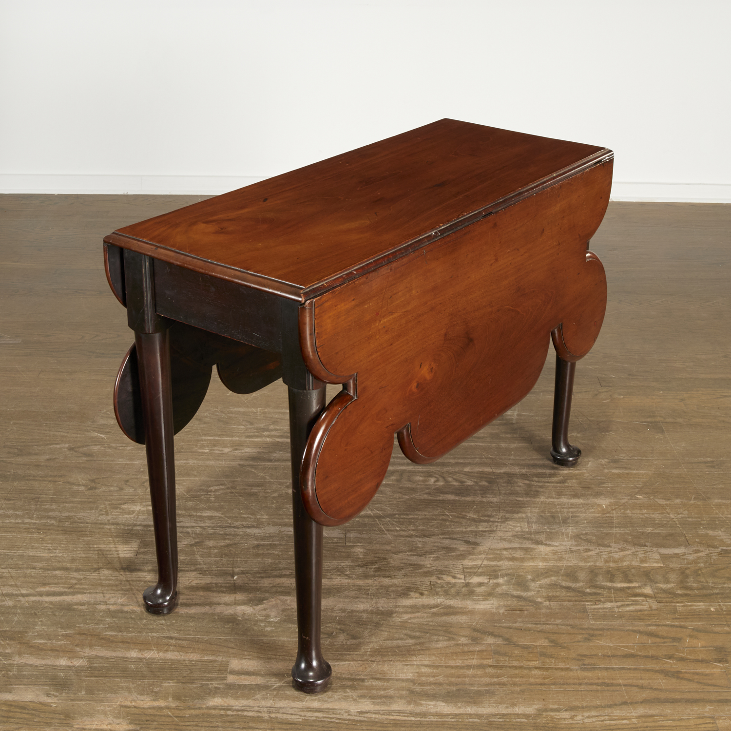 QUEEN ANNE PORRINGER TOP DROP