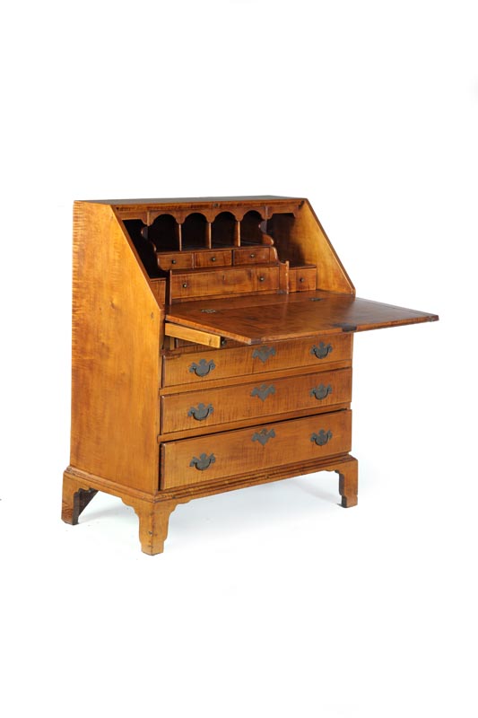 QUEEN ANNE SLANT FRONT DESK. 