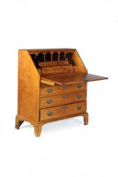 QUEEN ANNE SLANT FRONT DESK.
